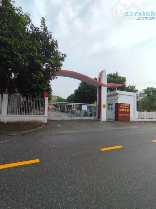Bán Đất Phố Kẻ Tạnh -  Phường Giang Biên, 75m2, 16.45 tỷ - mt 5.4m - ôtô tránh - 1