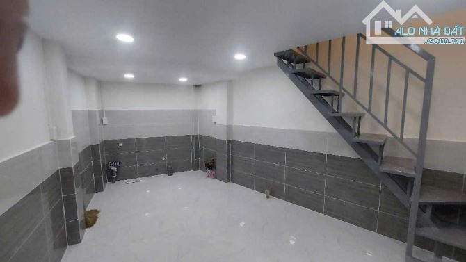 🏠🏠NHÀ 3 TẦNG MỚI VÀO Ở NGAY - XÓM CHIẾU Q.4 - CHỈ NHỈNH 2 TY XÍU 💲 - 1