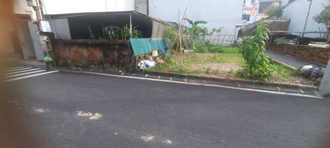 Lô góc 2 mặt thoáng nở hậu mặt tiền rộng đường thông ô tô tránh - 1