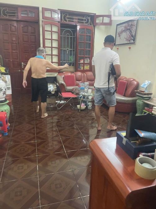 Bán nhà mặt ngõ Tam Trinh, Hoàng Mai. Nhà đẹp, mặt tiền rộng. 62m2 giá 10 tỷ. - 1