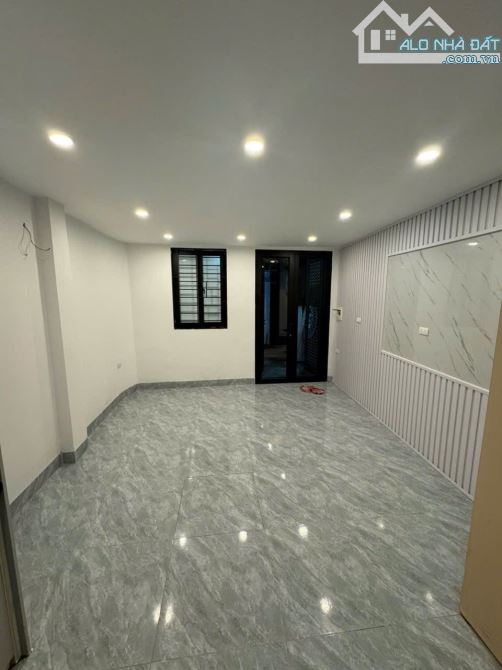 NHÀ ĐẸP PHỐ LÊ TRỌNG TẤN  : 29M / 2 TẦNG / 2 PHÒNG NGỦ / GIÁ 2,45 TỶ  . - 1