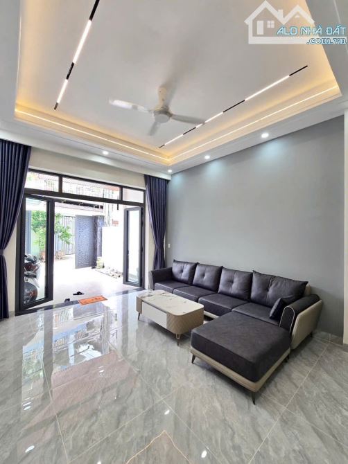 Bán nhà 3 Tầng Trung Tâm Biên Hòa,SHR hoàn công,đường 2 ô tô,gần Cầu Hang - 1