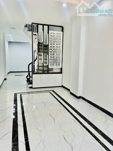 NHÀ ĐẸP MẶT NGÕ, 3 GÁC ĐỖ CỬA, RA Ô TÔ TRÁNH CHỈ 10M - 41M - GIÁ NHỈNH 8 TỶ - 1