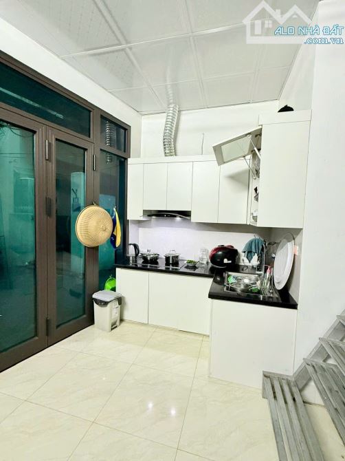 Có 9 triệu. Nhà đẹp ngõ 181 Trần Phú - 1