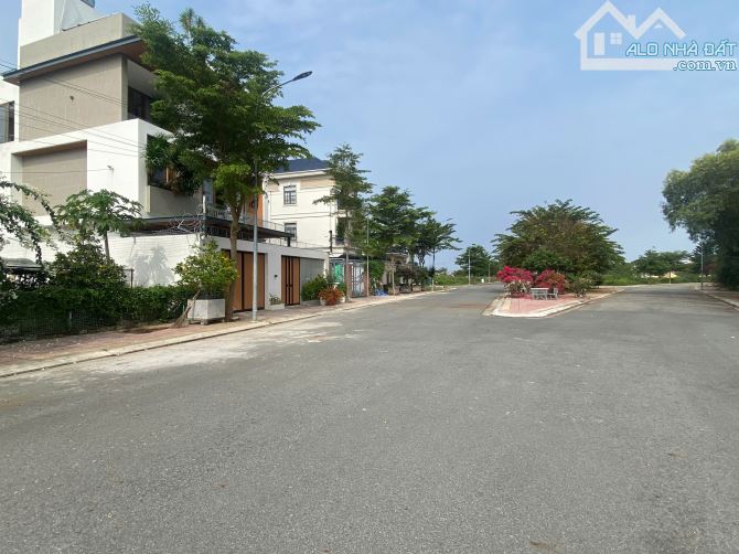 BÁN LÔ ĐẤT GẦN 250m2 ĐƯỢC PHÉP XÂY DỰNG GIÁ CHỈ 58tr/m2 GẦN ĐƯỜNG HÀN ĐIỀU P11 TP VŨNG TÀU - 12