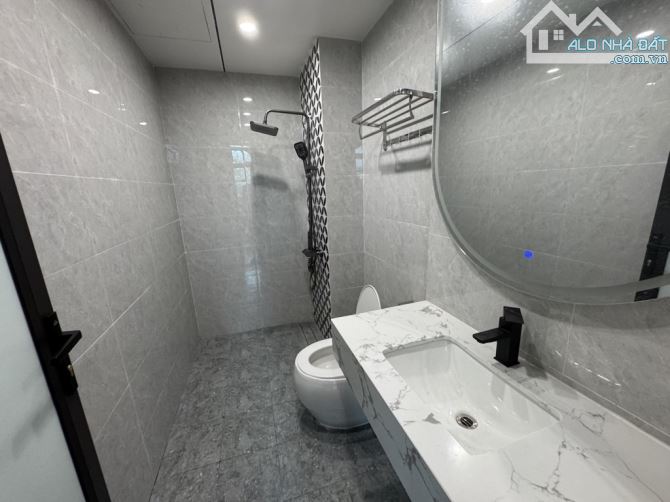 Phố Đức Giang NHÀ ĐẸP NHƯ KS 5 SAO 95m2- 4T- mặt tiền 6m- thang máy,ô tô tránh trước nhà - 12