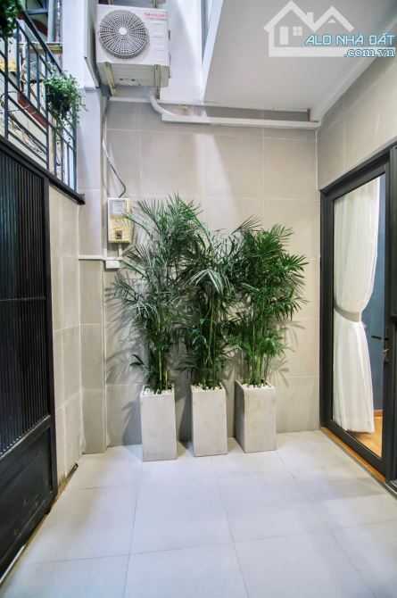 4x8m - Ngay Phố đi bộ Nguyễn Huệ, Q1 - 4 tầng - 13 tỷ - 110tr/tháng - 13