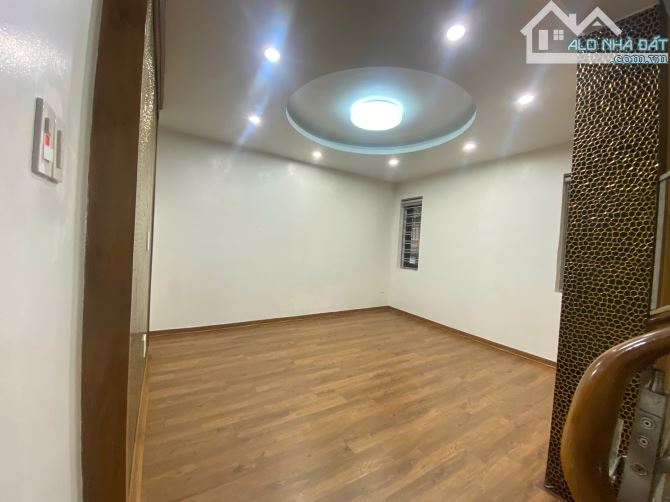 N4653. Cho thuê nhà nguyên căn tại Văn Cao - ô tô chuyển đồ đỗ cửa. - 13