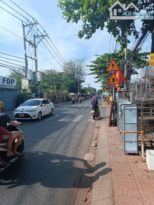 Bán nhà MTKD Bình Long Bình Tân 8x50m đúc 1 lầu ST giá 36 tỷ TL (gần ngay Tân Hương) - 2