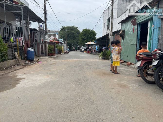 bán nhà trọ khu dân cư tân đức-125m2-1kiot-5phòng trọ-thu nhập 10 tr/tháng-gọi xem nhà - 2