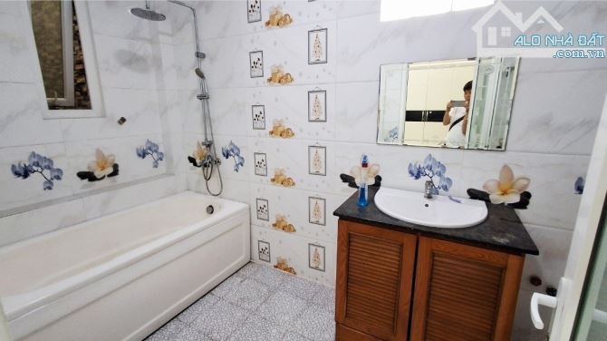 Bán gấp biệt thự mini. 155m2. Ngan 8m. Liên khu 4-5. Chỉ 11.3ty - 2