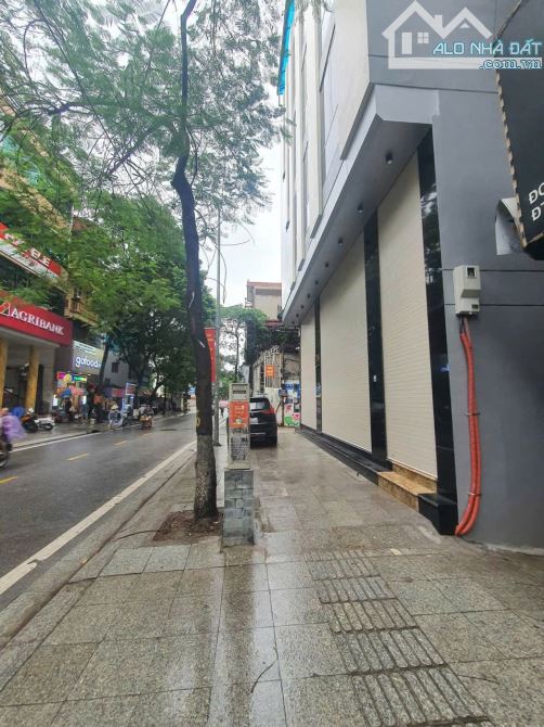 CHÍNH CHỦ BÁN NHÀ MẶT PHỐ ĐỘI CẤN, Ô TÔ 2 CHIỀU - LÔ GÓC - VỈA HÈ RỘNG - DT 114 m² - 65 TY - 2