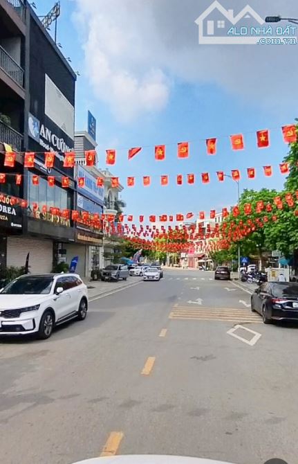 Bán nhanh nhà 4 tầng mặt tiền KD đẹp - có thương lượng - 2