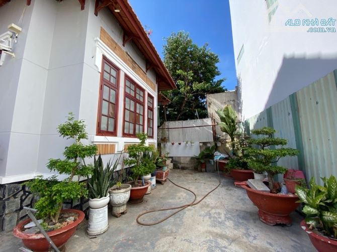 BÁN BIỆT THỰ GÒ Ô MÔI QUẬN 7 -377M2 CN - NGANG 25x14-3TẦNG- HOÀN CÔNG -26TỶ TL CHỦ - 2