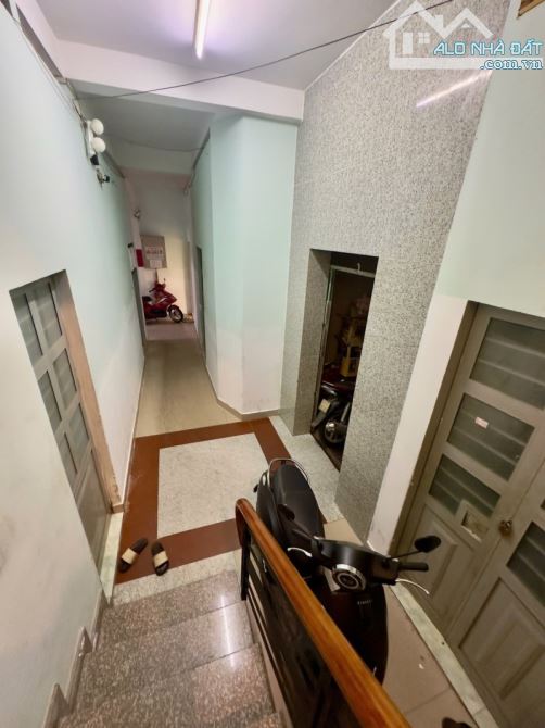 BÁN CHDV 12m*10m, 20 PHÒNG- HĐT 50tr, 4 TẦNG- 1 ĐỜI CHỦ GẦN ĐH VĂN LANG - 2