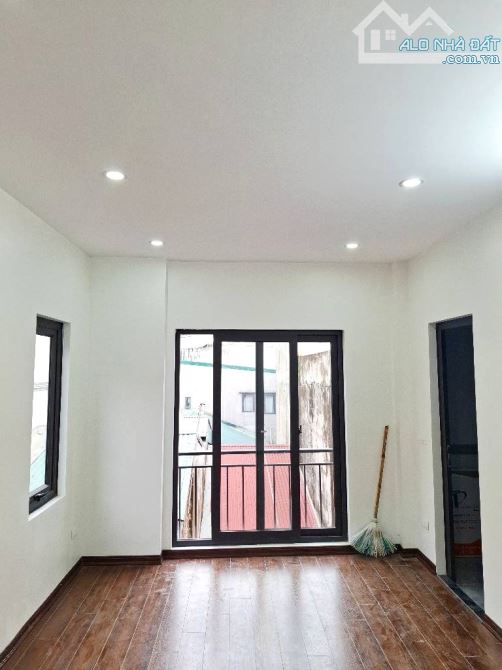 BÁN NHÀ ĐƯỜNG BÁT KHỐI 32M2, 6 TẦNG THANG MÁY, NGÕ THÔNG Ô TÔ, 6.6 TỶ - 2