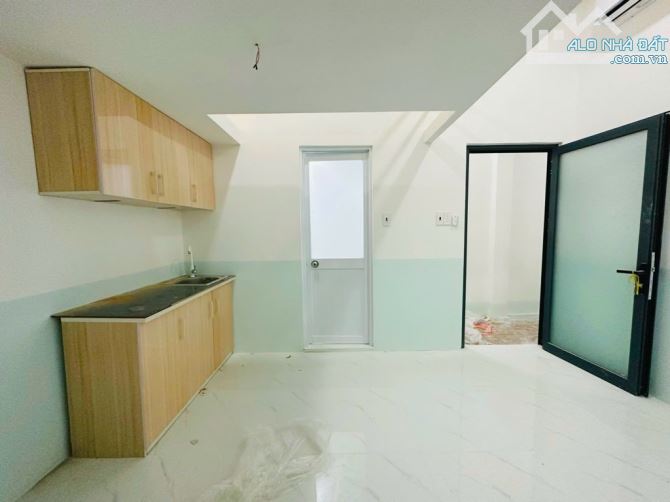 CĂN HỘ DỊCH VỤ- TÂN PHÚ  - 108M2 - DÒNG TIỀN 50TR- HƠN 11 TỶ TL - 2