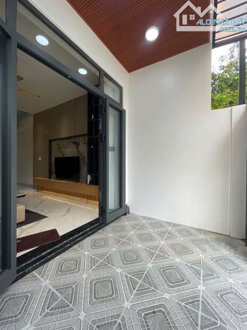 Chủ đi nước ngoài cần bán gấp nhà trung tâm Thủ Dầu Một giá rẻ - 2