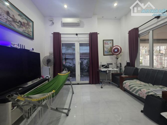 Bán gấp nhà hẻm xe hơi Quận 3 - Công nhận 84m2 (6 x 14) - Vị trí ngay Vòng Xoay Dân Chủ. - 2