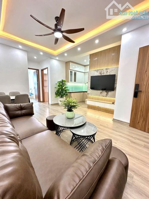 Bán căn hộ NO2 Phố Chùa Láng 95m2 3pn - 2vs 7,7 tỷ full NT, hướng mát - 2