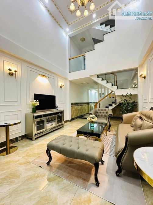 NHÀ ĐẸP GIÁ NGỘP TRÊN ĐƯỜNG HOÀ HƯNG, QUẬN 10 - GIÁ: 5,56TỶ/ 5,6M X DÀI 13M. SỔ SẴN HOÀN C - 2