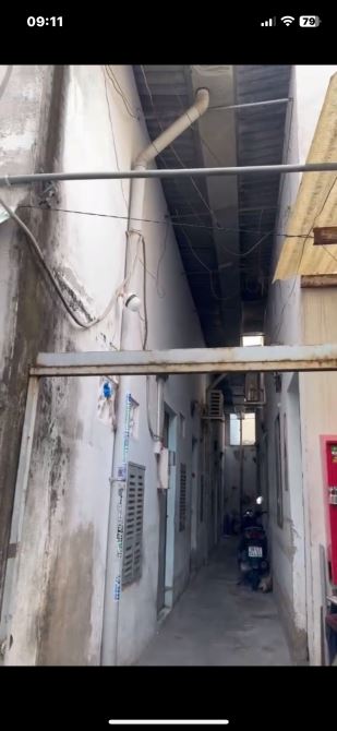 CẠNH NHÀ HÀNG PHƯƠNG ĐÔNG-4PHÒNG TRỌ-NGUYỄN VĂN QUÁ-Q12 - 2