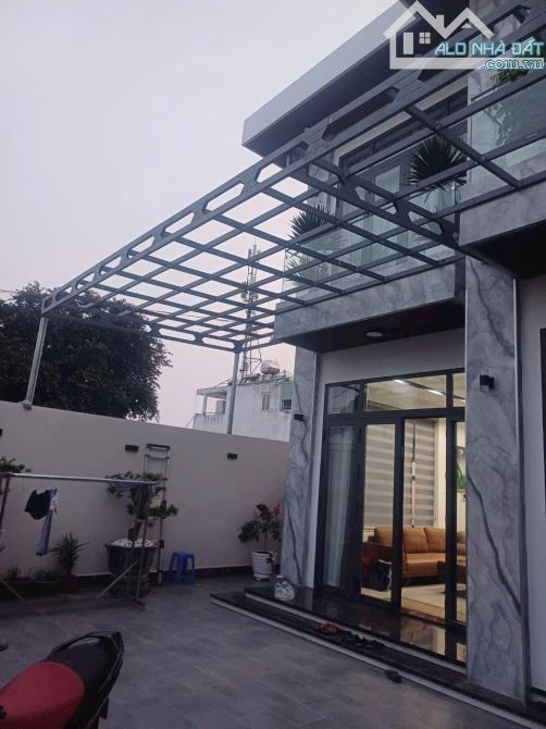 BÁN BIỆT THỰ ĐẸP XÂY DỰNG KHÔNG GIAN MỞ P12 GẦN KHU BỒ ĐỘI 129 - 2