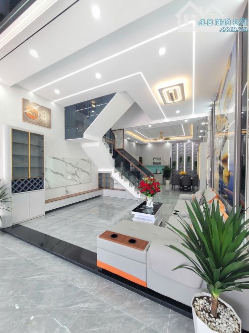 5Tỷ950__85m2 🔥👉 Nhà Phố Trục Chính KDC gần Bến Xe Tân Đông Hiệp__ra đường ĐT743 chỉ 100m - 2