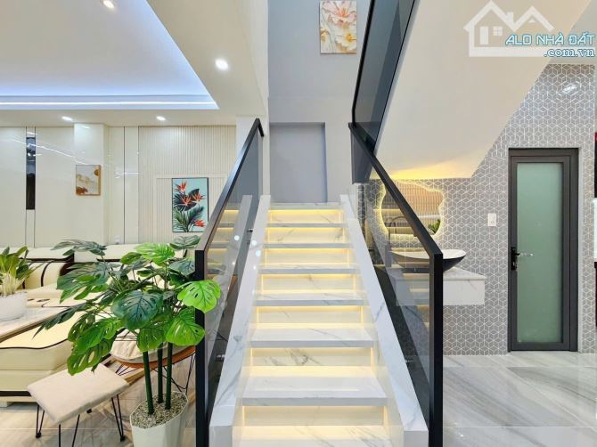 Cần tìm chủ cho căn nhà 60m2 ngay Hoàng Văn Thụ, Tân Bình. Giá: 4 Tỷ 220, vị trí đắc địa - 2