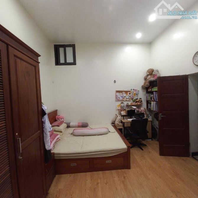 Bán nhà Ngô Thì Nhậm- dân xây - 56m 2 thoáng - ô tô đỗ cửa - giá 10 tỷ 1 - 2
