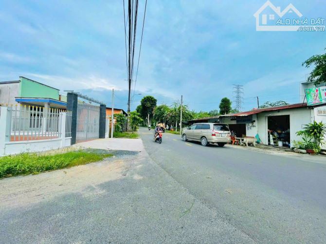 Siêu phẩm ! Bán gấp căn nhà cấp 4 , 2MT ở Phước Thanh , Gò Dầu 292m2 SHR giá 759tr - 2