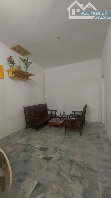 Cho thuê nhà Thái Thịnh 2 tầng x 60m2, 3 ngủ, 8 triệu ưu tiên ở gia đình - 2