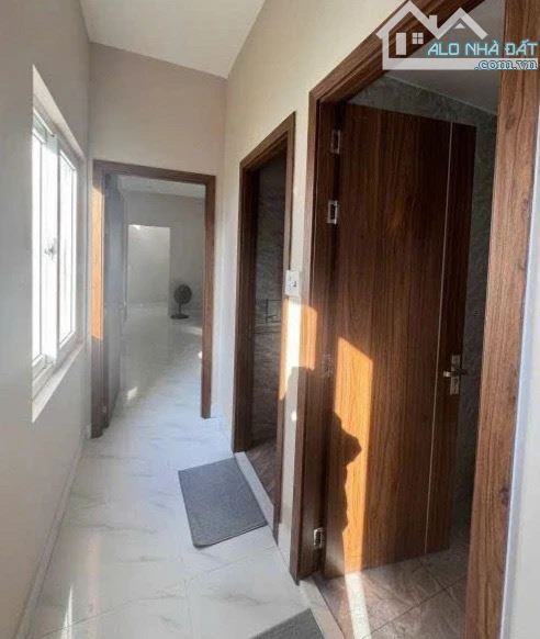 BÁN NHÀ 4 TẦNG NGUYỄN TRƯỜNG TỘ, 6 PHÒNG DÒNG TIỀN ỔN. DT 100m2 CHỈ 6.x TỶ.