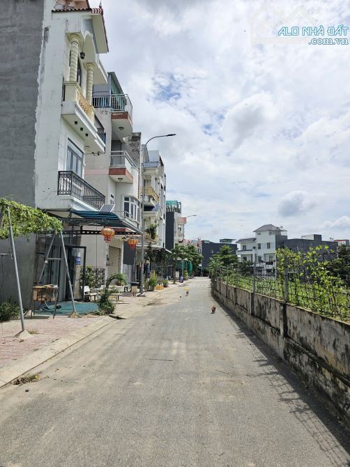 2Tỷ850 🔥👉 Bán Đất KDC gần Ngã Tư Miếu Ông Cù và chợ Phú Phong__ra đường ĐT743 chỉ 300m - 2