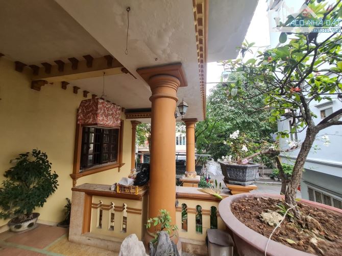Biệt thự 2 Mặt Tiền Xã Đàn quận Đống Đa 200m2 MT8.7m-5Tầng Ô Tô Tránh Ở Cực Thoáng - 2
