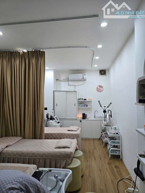 Ba Đình - Kinh doanh - ô tô tránh - 2 thoáng - Ô chờ thang máy - 2