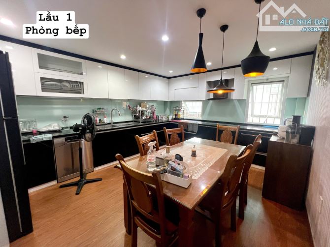 Nhà 5 tầng, Dt (4*15), ngay Cầu Bông, giáp Q1, hẻm 8m ô tô vô nhà, nhỉnh 15 tỷ tl - 2