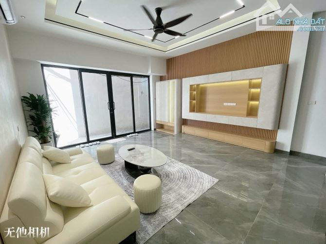 Hoa hậu Bồ Đề, nhà lô góc kiểu mới, 90m2, 7 tầng gara ô tô, ngõ ô tô thênh thang, 28.5 tỷ - 2