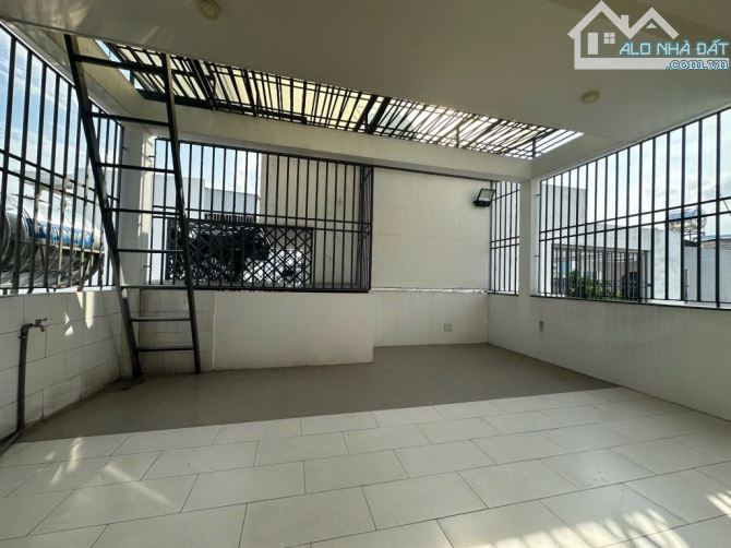Biệt Thự Mini Ngang Bề Thế Hơn 6,7m - 4 Tầng - 5PN - Hơn 88m2/sàn - 7,68Tỷ TL Tốt - 2