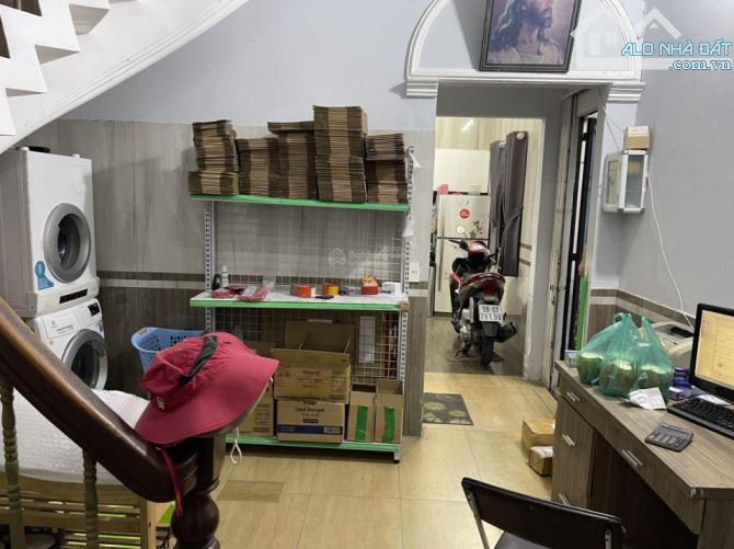 (Bán gấp - giá tốt) Bán nhà mới Bình Thạnh, cạnh chợ Bà Chiểu, DT 56 m2 (4x14), 4 tầng, - 2