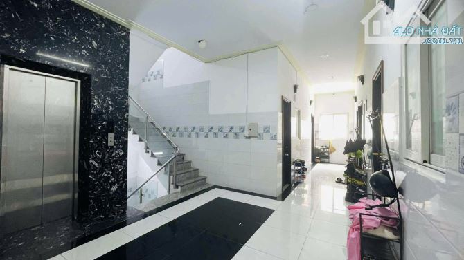 DT 1.6 tỷ năm - 190m2 - Gần Sân Bay -HXH- 32 phòng - sổ A4 - Chỉ 21.5 tỷ - 2