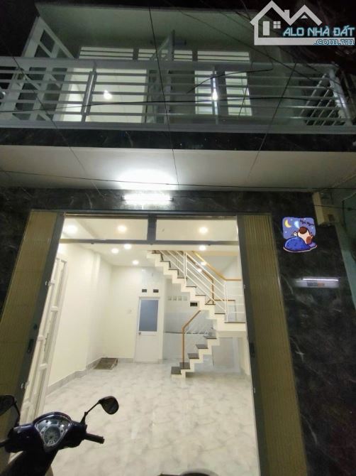 Bình thạnh . (Cn30m2) . 4.2×8 - 2pn. 2wc . Sát Q1- wev 81 tầng . - 2