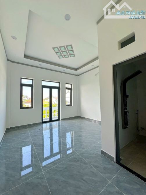 NHÀ 3 TẦNG SIÊU ĐẸP - TOẠ LẠC NGAY NGÃ 4 VŨNG TÀU - 2
