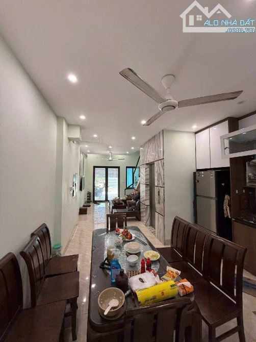 B.Á.N NHÀ  LAI XÁ, GARA , Ô TÔ TRÁNH DỪNG ĐỖ, THANG MÁY ÊM DU  72M2, 15 TỶ 9 - 2