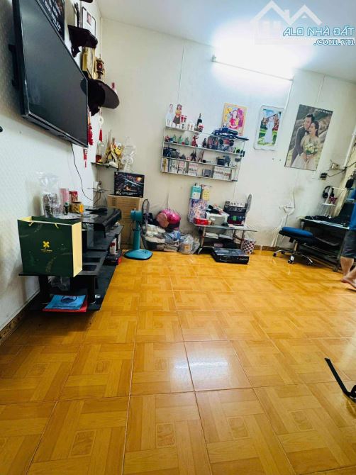 Bán Nhà Xóm Bắp gần Trường THPT Nguyễn Hữu Cầu, 65m2, 2 Tầng, Đường 3.5m giá cực rẻ. - 2
