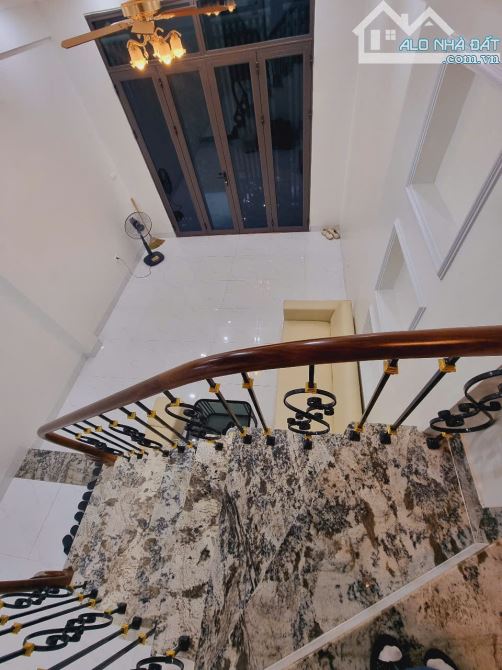 NHÀ ĐẸP PHỐ DỊCH VỌNG HẬU GIA ĐÌNH Ở LUÔN _DT 35m_5 TẦNG XÂY ĐẸP FULL NỘI THẤT _7 tỷ - 2