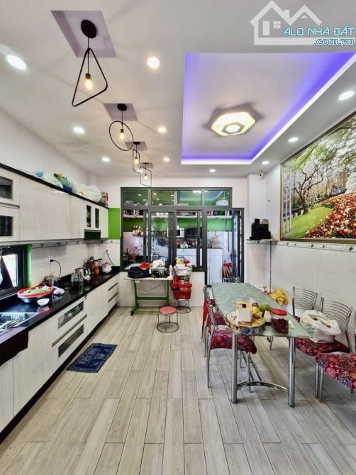 HẺM 8M P. TÂY THẠNH TÂN PHÚ - DT: 4X15M - 5 TẦNG LÔ GÓC NHÀ MỚI - 2