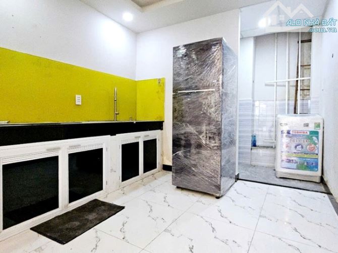 Cần cho thuê nhà nguyên căn 1 lầu 3PN hẻm Lê Văn Sỹ, Q3 - 2