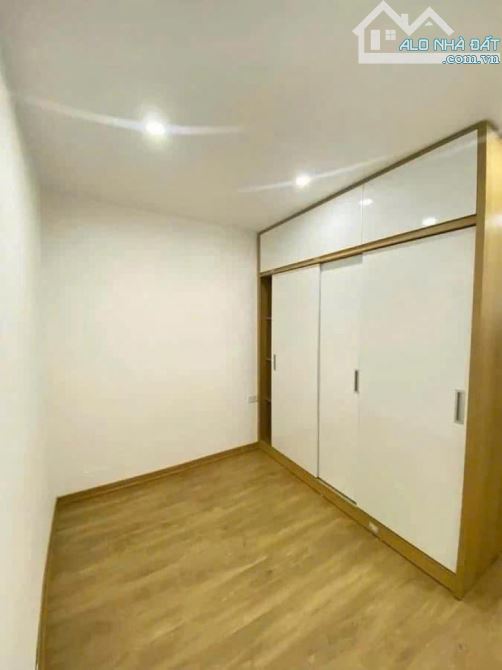 Hiếm bán - Full Nội Thất - Tập Thể Thành Công - Dt :70m2/3PN*nhỉnh 3 tỷ - 2
