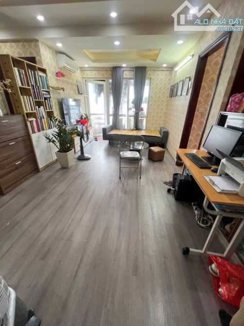 Bán gấp căn hộ Tòa 2A Vinaconex7 Hồ Tùng Mậu. DT 72m - 2PN, 2WC. - 2